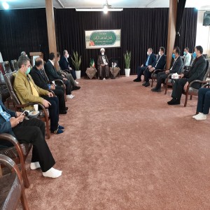 دیدار مدیران صنعت آب و برق استان با امام جمعه همدان
